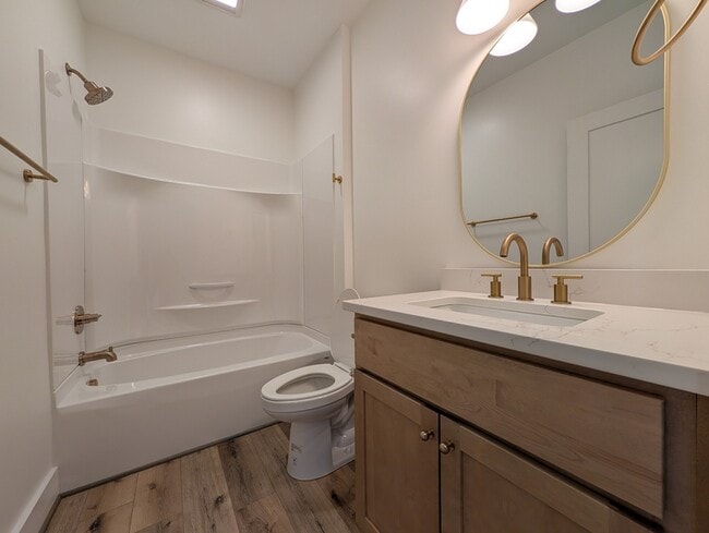 Building Photo - 5900 Fort Ave