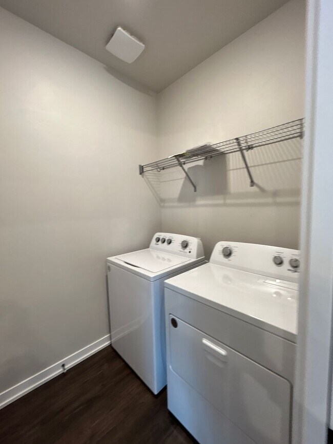 Building Photo - 2 Bedroom in the Luderman Crossing Community