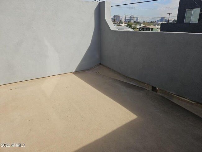 Building Photo - 1401 S 11th Ave