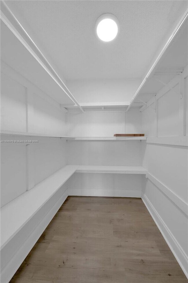 Building Photo - 13120 SW 92nd Ave