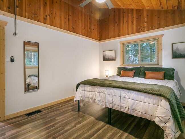 Building Photo - 587 Arrowhead Villa Rd