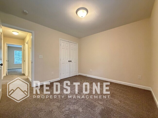Building Photo - 2621 Trail Five