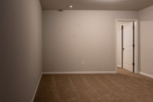 Building Photo - 133 Gervais Cir