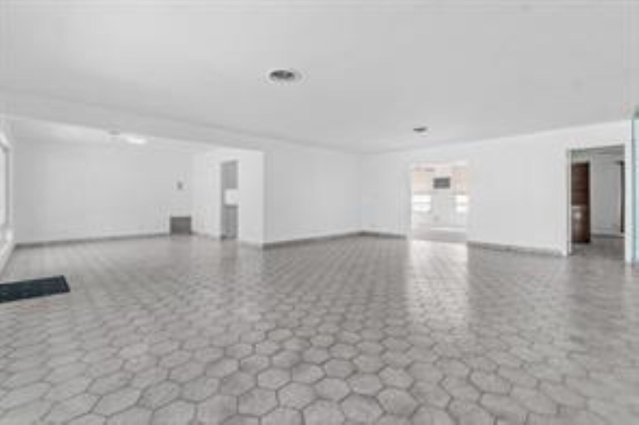 Building Photo - 5724 NE 15th Ave
