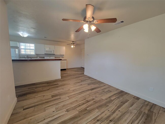 Building Photo - 5327 Avenue O