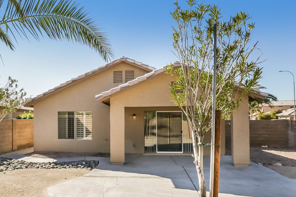 Building Photo - 10898 W Alvarado Rd