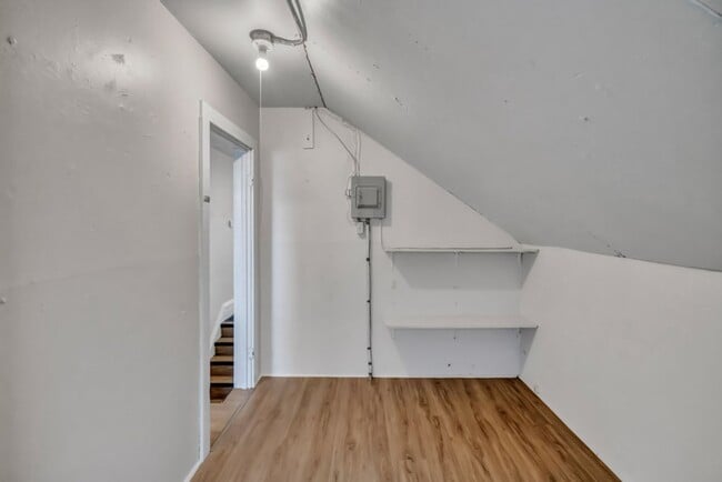 Building Photo - 1120 1/2 Washington St