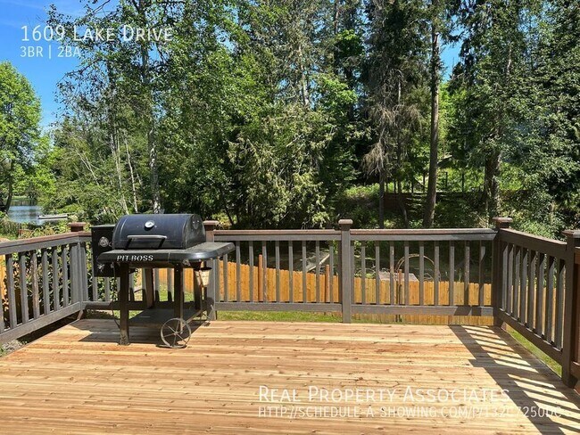 Building Photo - Island Life