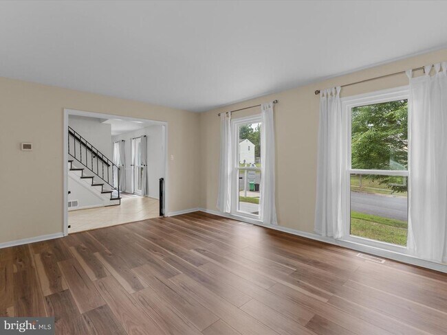 Building Photo - 1001 Archery Dr
