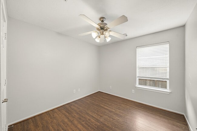 Building Photo - 11811 Misty Peak Ln