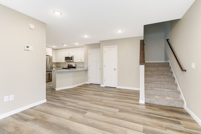 Building Photo - Like new! Lease THIS 3 bd 3 ba 2 car garag...