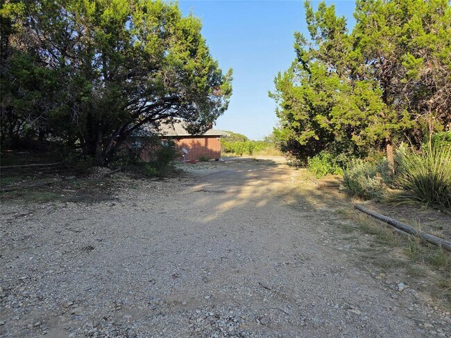 Building Photo - 21600 Long Hill Dr