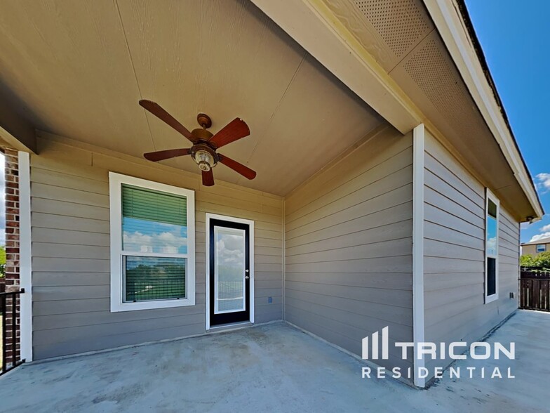 Building Photo - 153 Ella Marie Cir