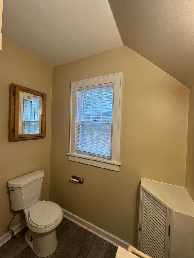 Building Photo - 4 Bedroom Right on Purdue Campus - AVAILAB...