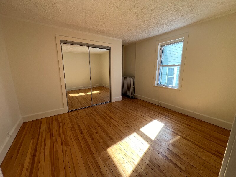 Building Photo - 865 B St