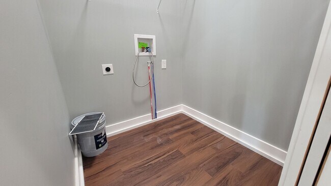 Building Photo - Your Dream Home In Shelby Park