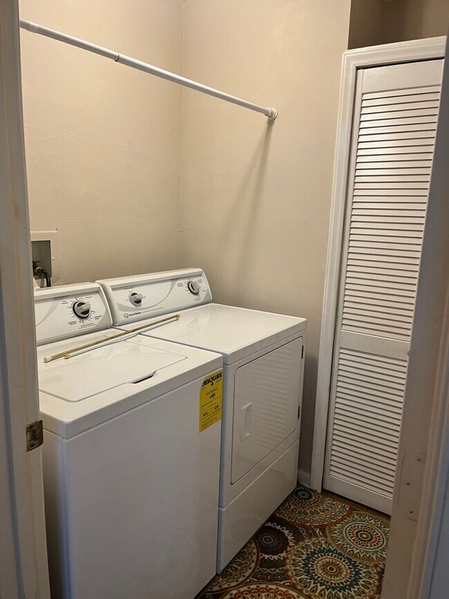 Building Photo - Beautifully secluded home right in the Vil...