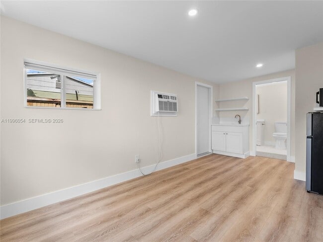 Building Photo - 7401 SW 38th St