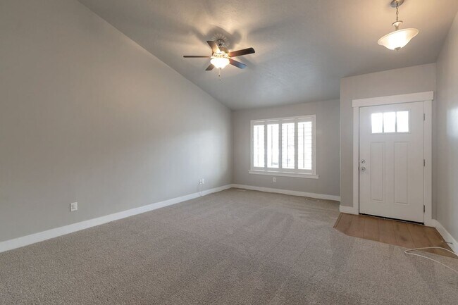 Building Photo - Available Now | American Fork, UT | 5 Bed | 3 Full Bath | Single-Family Home