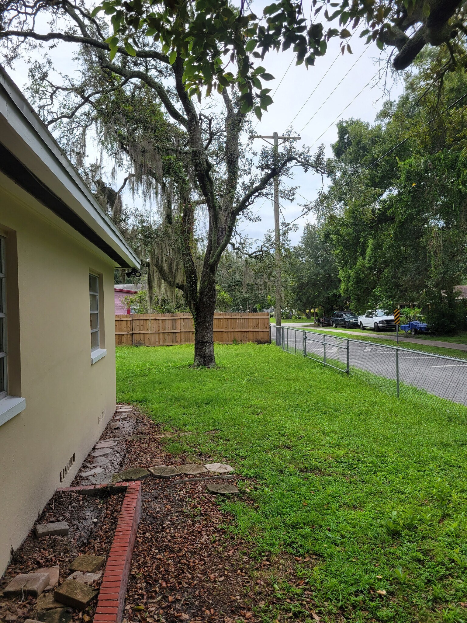 Building Photo - 1901 E Noel St