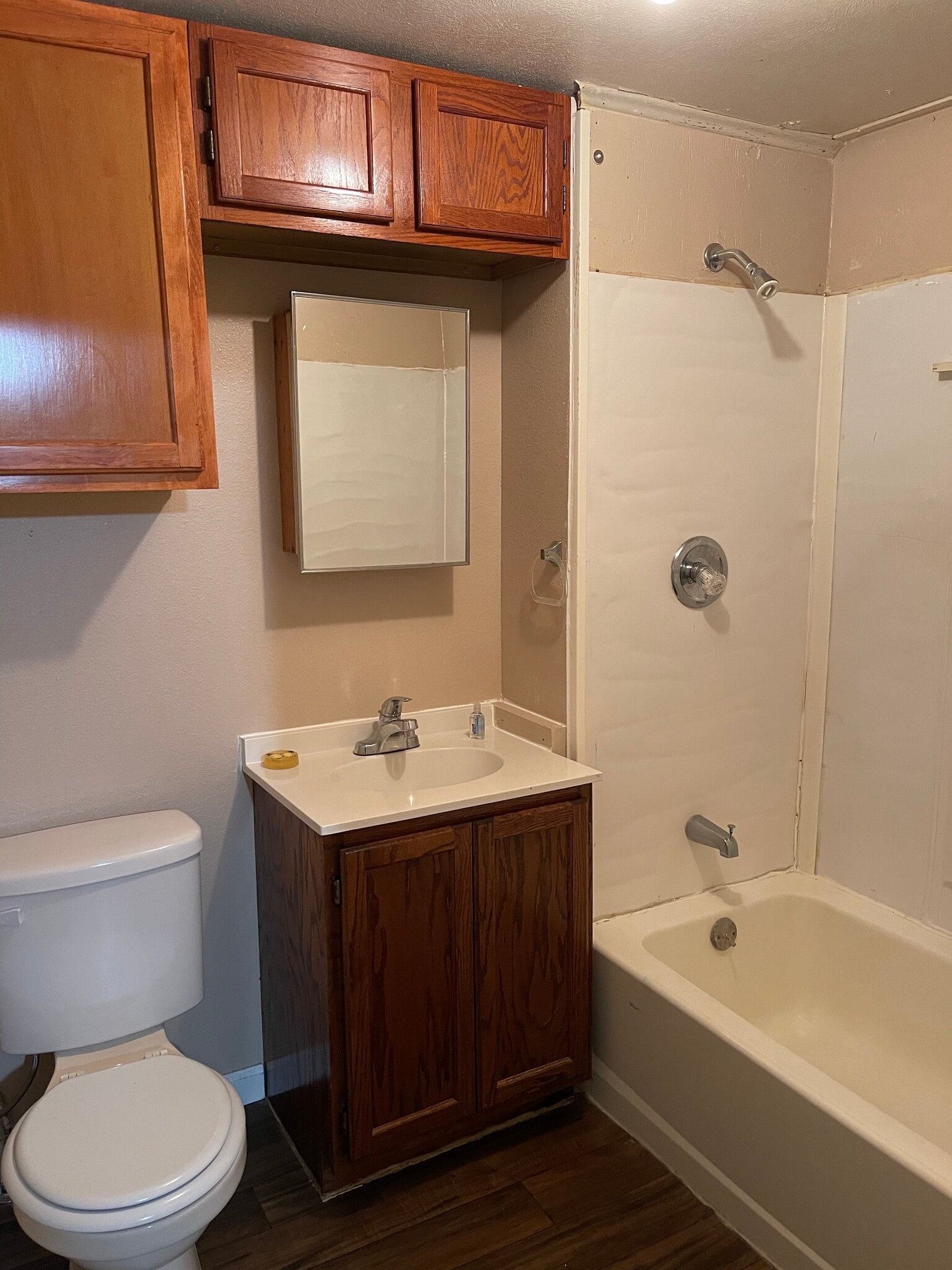 Building Photo - 224 Hugh St