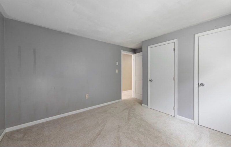 Building Photo - 33 village plaza Rd