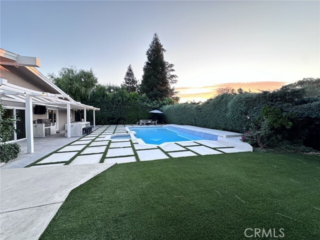 Building Photo - 20351 Wells Dr