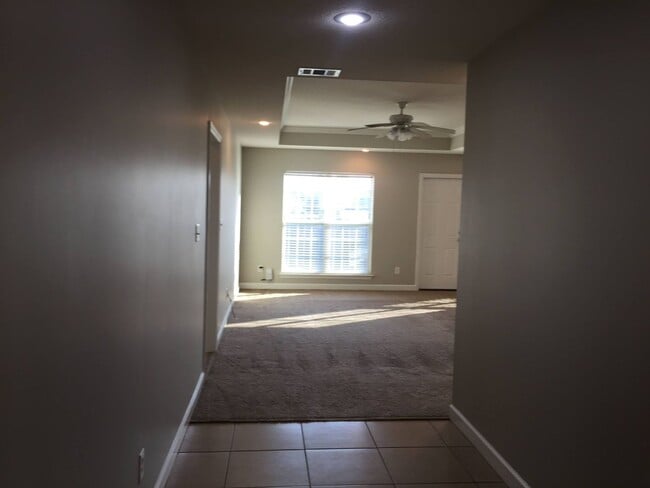 Building Photo - Charming 3BR/2BA Home with Open Split Floor Plan in Druid Oaks