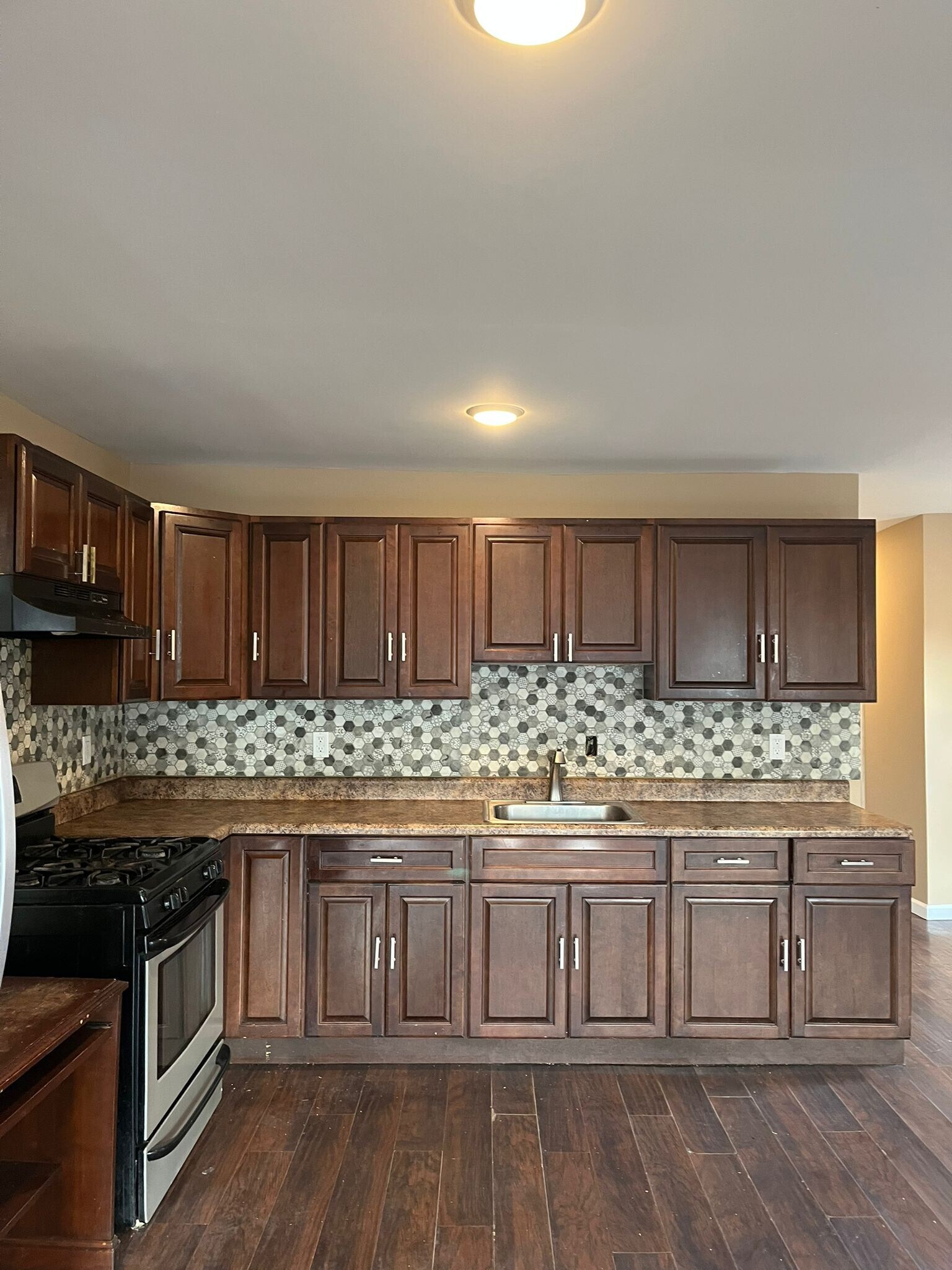 Building Photo - 622 Bramhall Ave