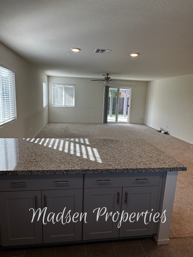 Building Photo - 114 Christian Ave