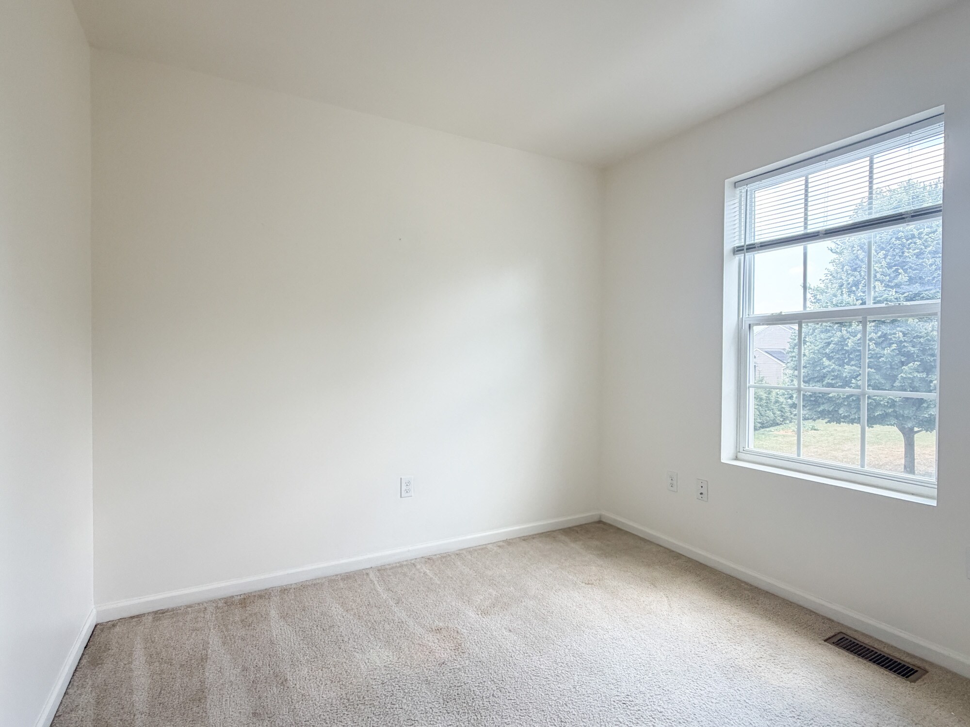Building Photo - 900 Cadwell Ln
