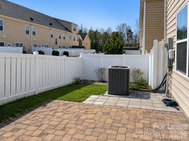Building Photo - 107 Dellbrook St