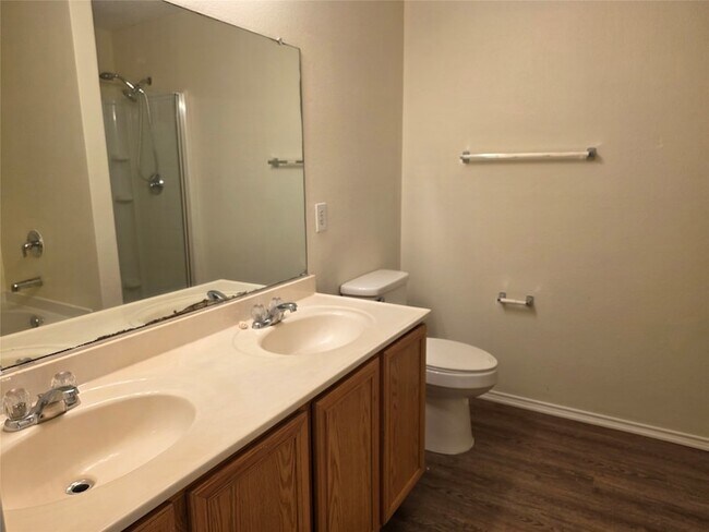 Building Photo - 1803 Northridge Dr