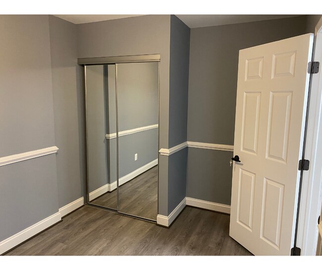 Building Photo - 6504 Armstrong Ave