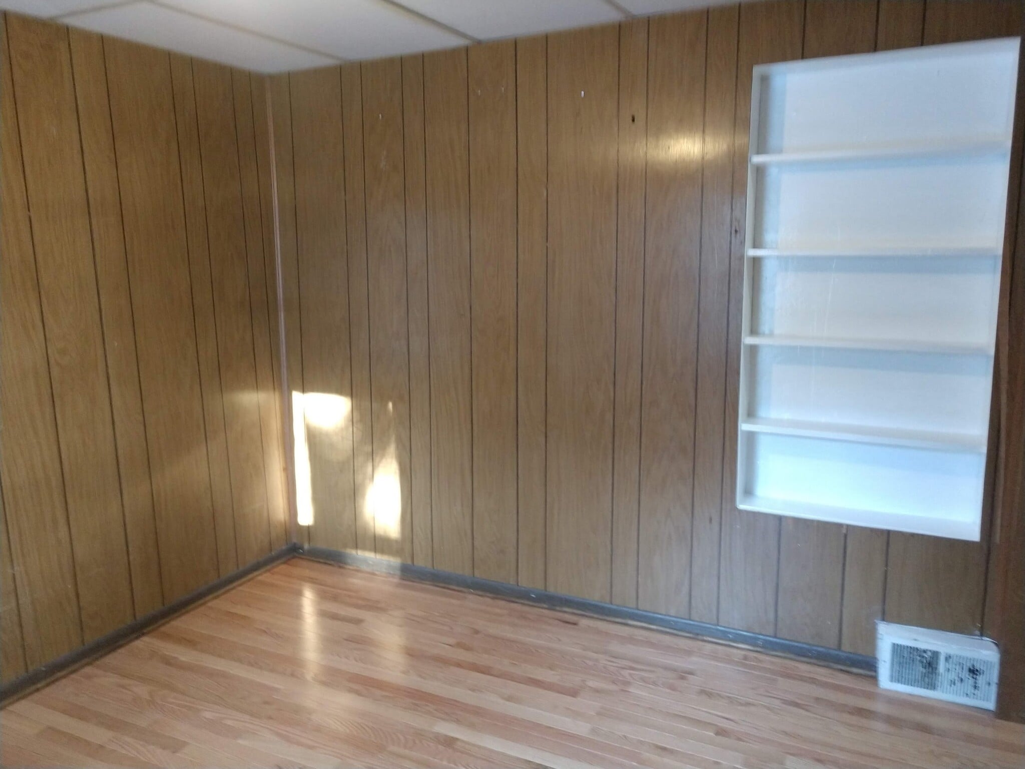 Bedroom #1, Main Floor - 200 W Mill St