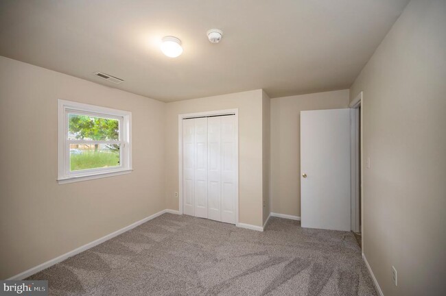 Building Photo - 2111 Mills Dr