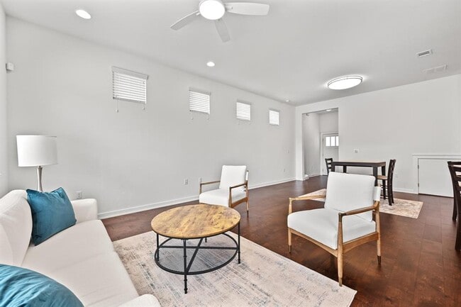 Building Photo - 8901 Parker Ranch Cir