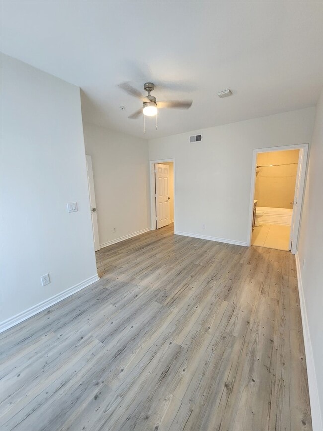 Building Photo - 2445 Shadow View Ln