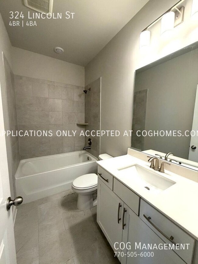 Building Photo - 324 Lincoln St