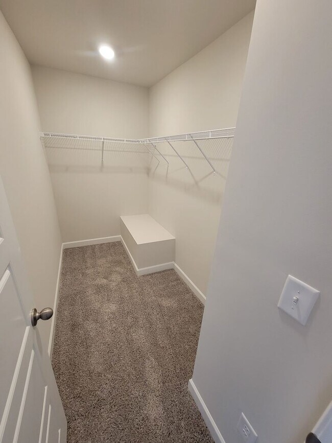 Building Photo - 3 Bed, 2 Bath Townhome Available in Berea