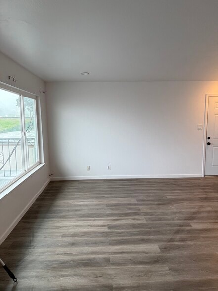 Building Photo - 750 Bacon St