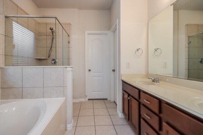 Building Photo - 21324 Kings Guild Ln
