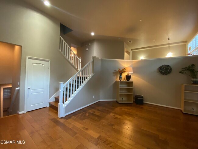 Building Photo - 730 Tennis Club Ln