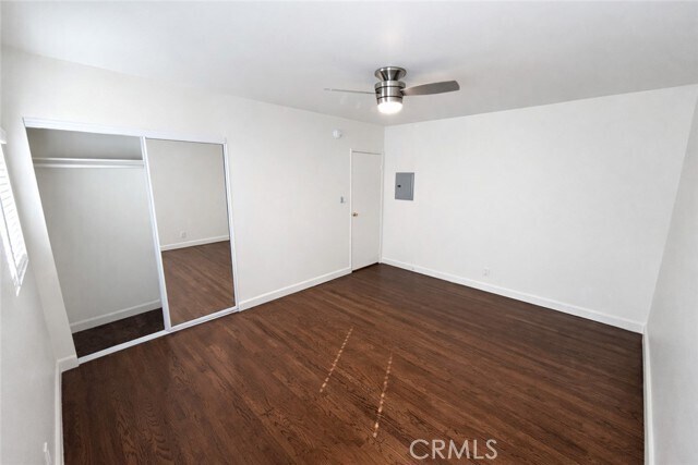 Building Photo - 11441 Oxnard St