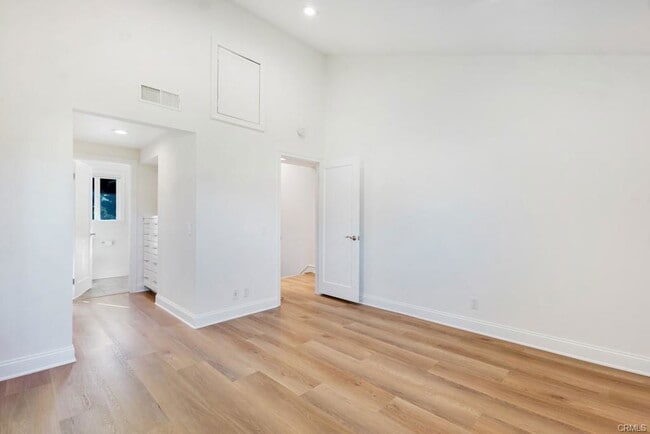 Building Photo - 4410 Park Jazmin