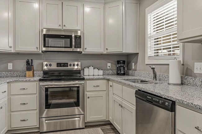 Building Photo - 4504 Regina Ct