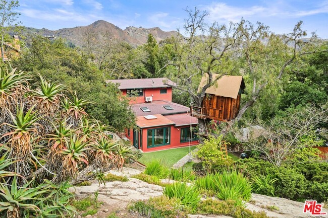 Primary Photo - 809 Basin Dr
