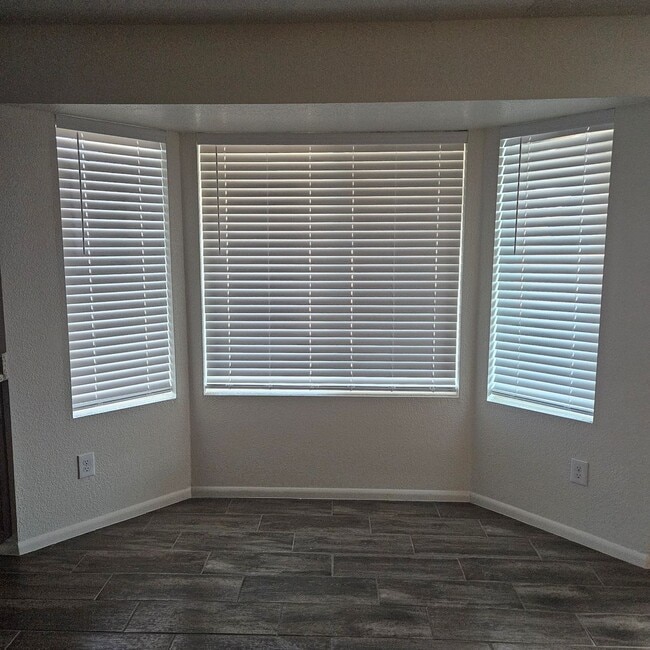 Building Photo - Remodeled 4 bedroom for Rent