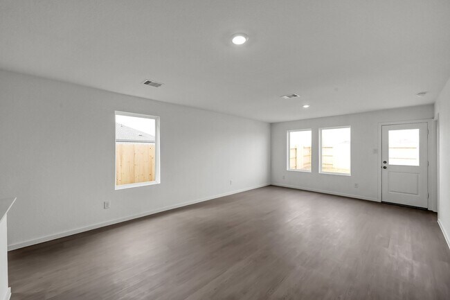 Building Photo - 16811-16811 Old Wagon Wy