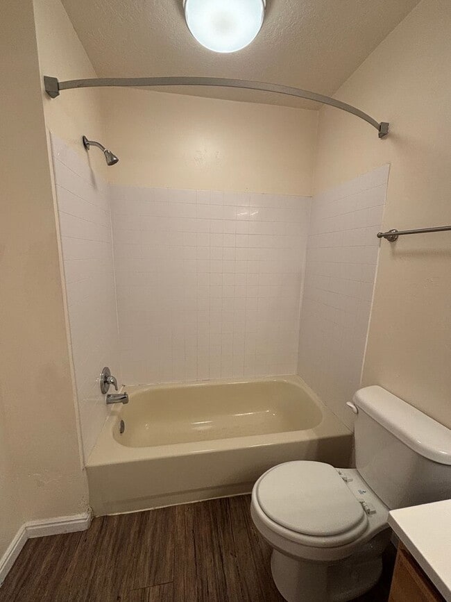 Building Photo - Home with Many Qualities! Commercial or residential